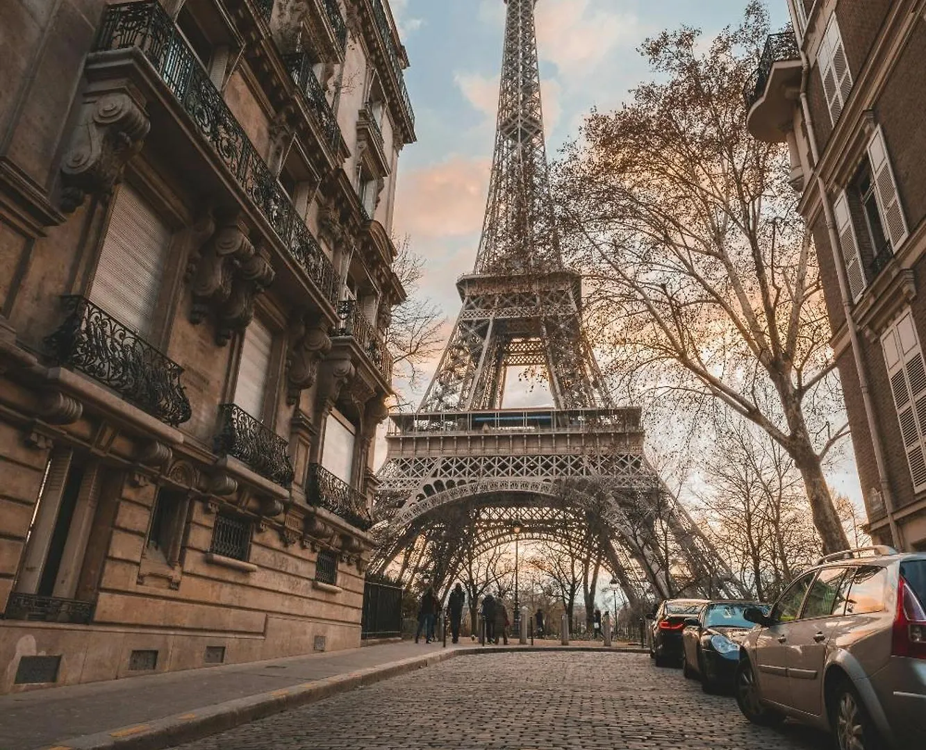 Au Coeur Des Champs Elysees *